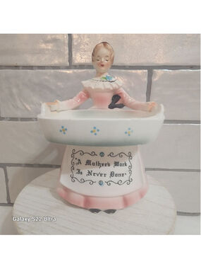 Mother's Pink and White Ceramic Scouring Pad Holder